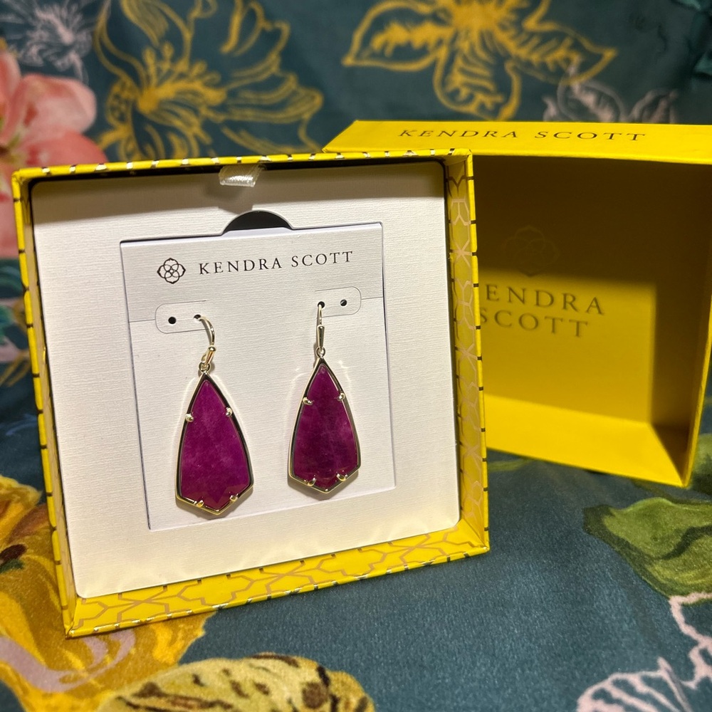 Brand New Retired Kendra Scott Carla Earrings Purple Jade Gold With Tags